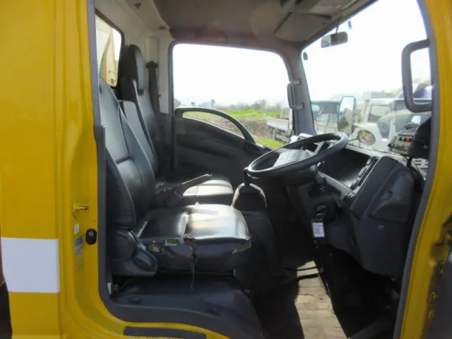 いすゞ エルフ BKG-NMR85AN(2WD)の写真7