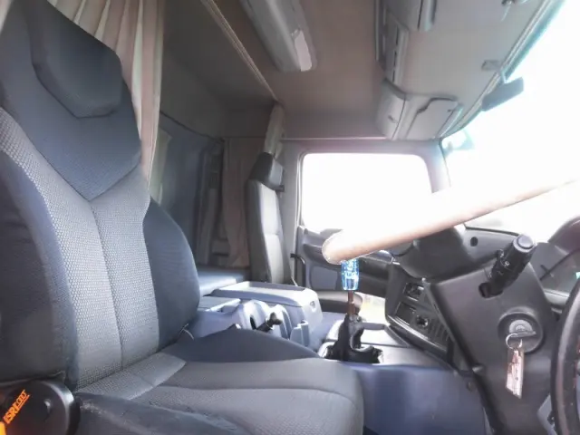 日野 プロフィア KS-FR2PWJA(6x2)の写真7