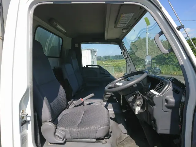 いすゞ エルフ PB-NPR81AN(2WD)の写真7