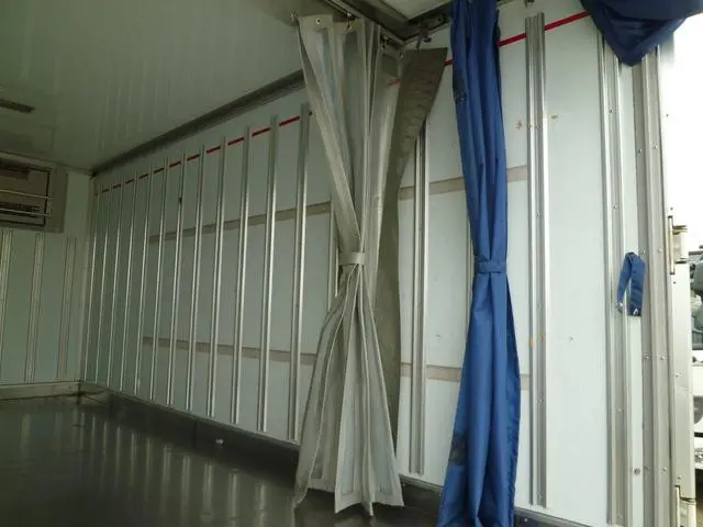 三菱 キャンター BJG-FE84B(2WD)の写真5