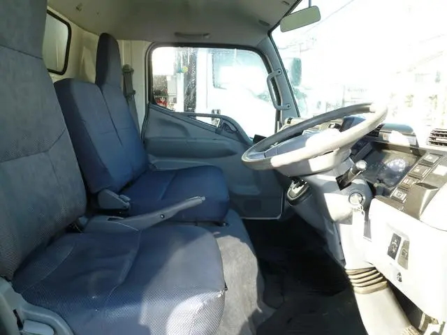 三菱 キャンター BJG-FE84B(2WD)の写真7
