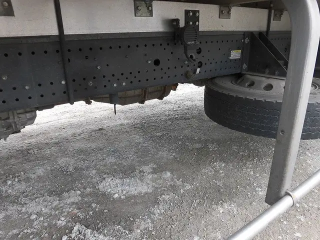 いすゞ フォワード PKG-FRR90S2(2WD)の写真9