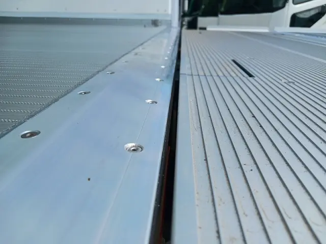 三菱 ファイター 2KG-FK65F(2WD)の写真5