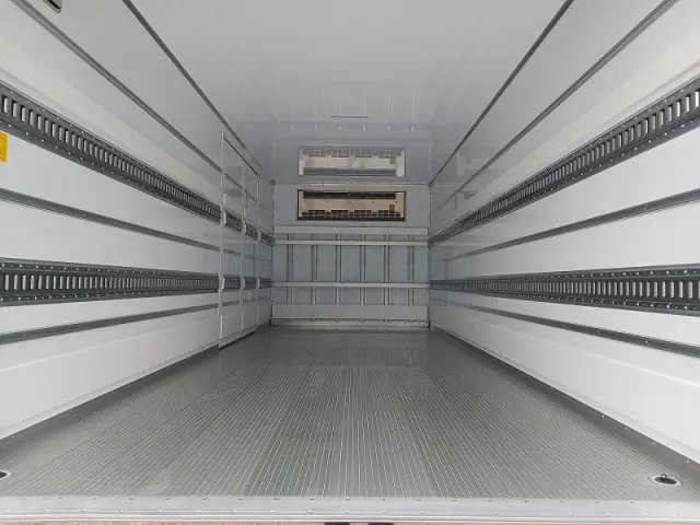 三菱 ファイター 2KG-FK65F(2WD)の写真3