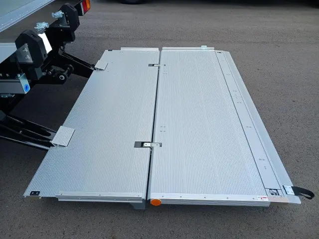 三菱 ファイター 2KG-FK65F(2WD)の写真5