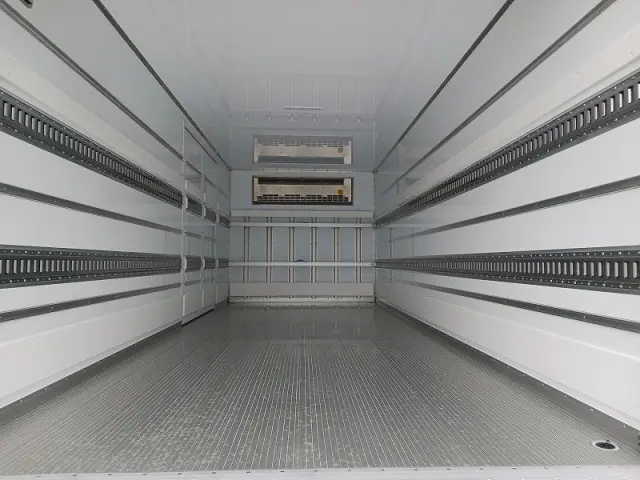 三菱 ファイター 2KG-FK65F(2WD)の写真3