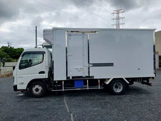 三菱 キャンター 2RG-FEA20(2WD)の写真6