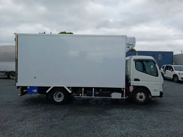 三菱 キャンター 2RG-FEA20(2WD)の写真7
