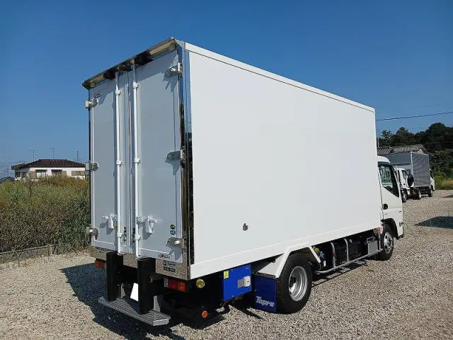 三菱 キャンター 2RG-FEA20(2WD)の写真2