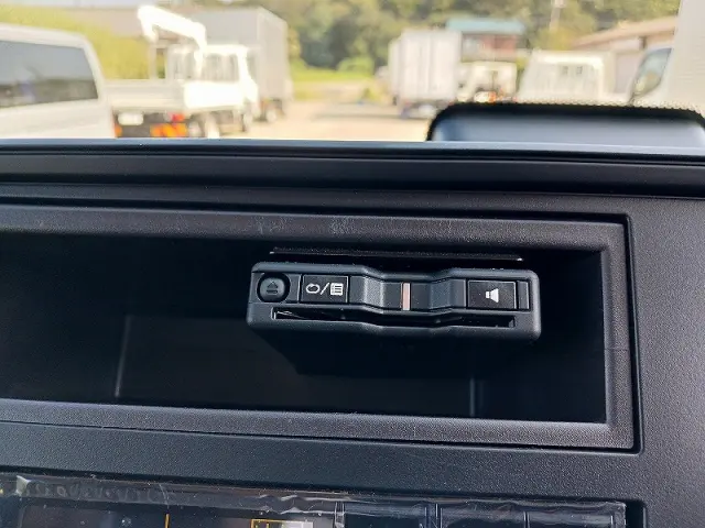 三菱 キャンター 2RG-FEA20(2WD)の写真18