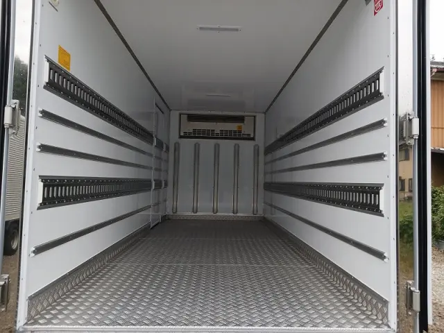 三菱 キャンター 2RG-FEA20(2WD)の写真3