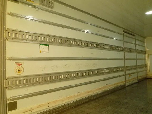 三菱 ファイター 2PG-FK62N(2WD)の写真4