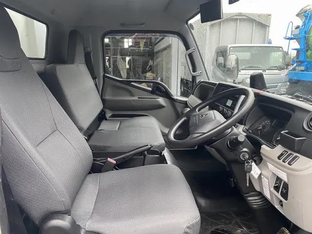 三菱 キャンター 2PG-FEB50(2WD)の写真7