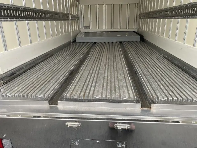 三菱 キャンター 2PG-FEB50(2WD)の写真15