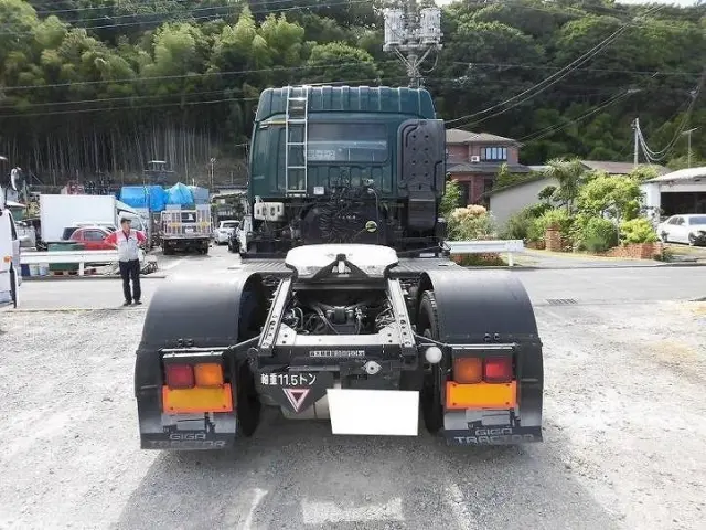 いすゞ ギガ LKG-EXD52AD(2WD)の写真3