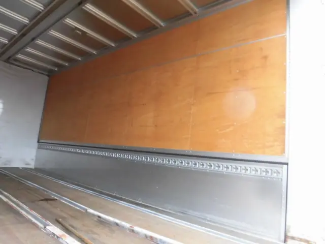 UD コンドル BDG-MK36C改(2WD)の写真4