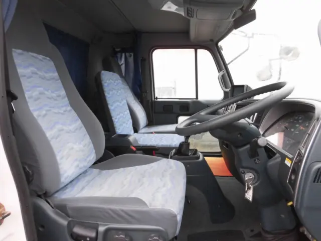 UD コンドル BDG-MK36C改(2WD)の写真7