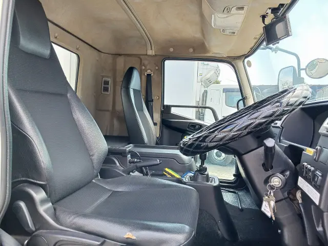 三菱 ファイター 2KG-FK64F(2WD)の写真7