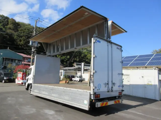 いすゞ フォワード TKG-FRR90S2(2WD)の写真6