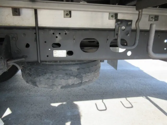 いすゞ フォワード TKG-FRR90S2(2WD)の写真9