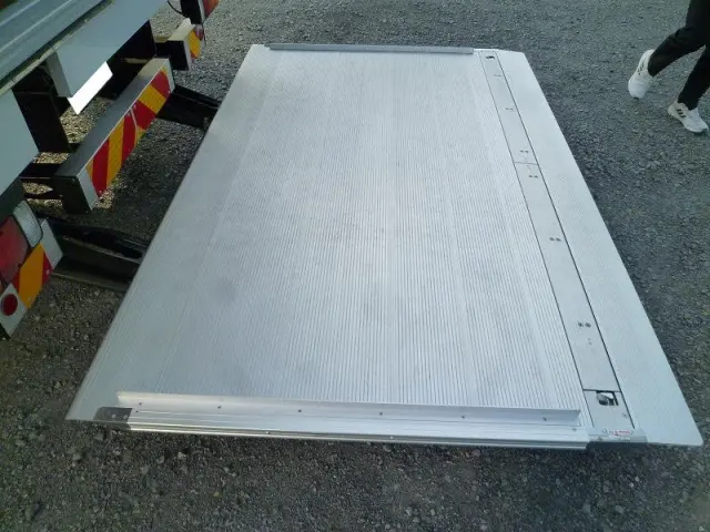 三菱 ファイター 2KG-FK65F(2WD)の写真7