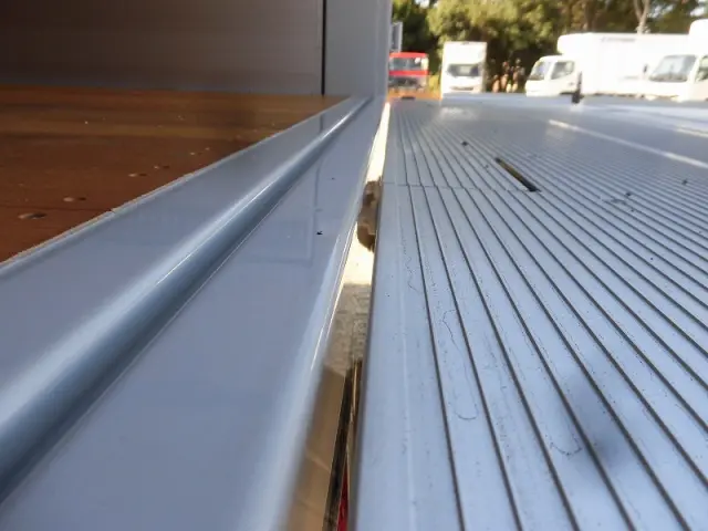 三菱 ファイター 2KG-FK65F(2WD)の写真6