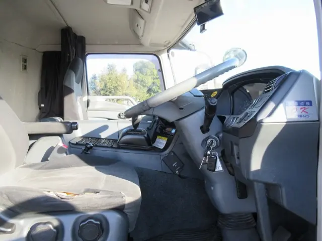 三菱 スーパーグレート QPG-FS65VZ(8x4)の写真5