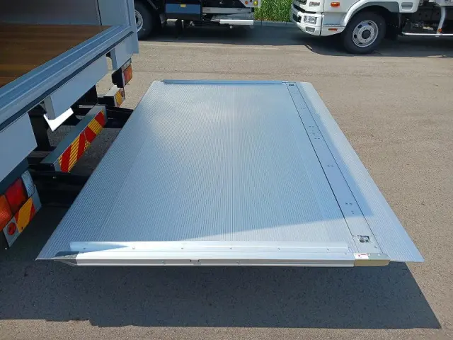 三菱 ファイター 2KG-FK65F(2WD)の写真6