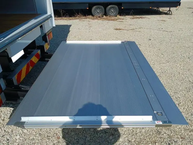 三菱 ファイター 2KG-FK65F(2WD)の写真6