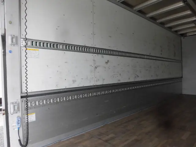 UD コンドル TKG-MK38L(2WD)の写真5