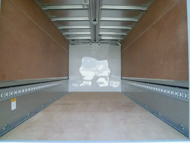 三菱 キャンター 2PG-FEB80(2WD)の写真3