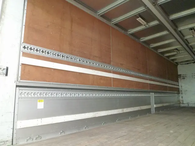 いすゞ ギガ PDG-CYJ77W8(8x4)の写真4