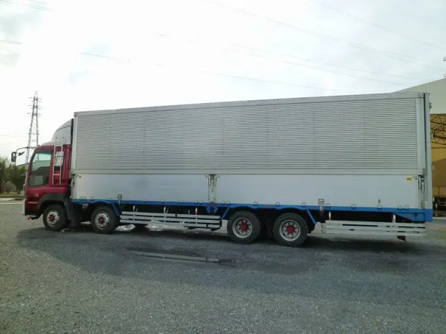 いすゞ ギガ PDG-CYJ77W8(8x4)の写真5