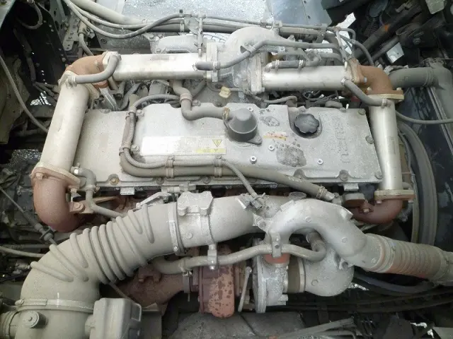 いすゞ ギガ PDG-CYJ77W8(8x4)の写真8