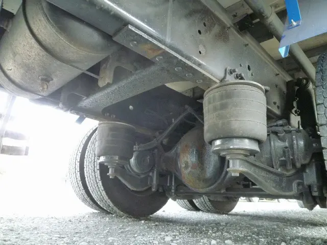 いすゞ ギガ PDG-CYJ77W8(8x4)の写真9