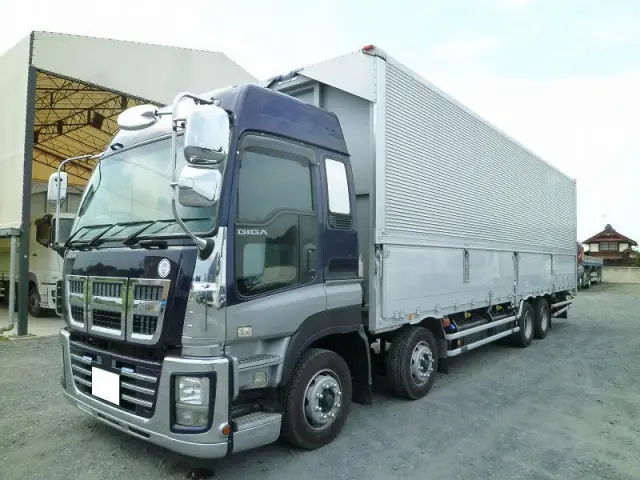 いすゞ ギガ QKG-CYJ77A(8x4)の写真1