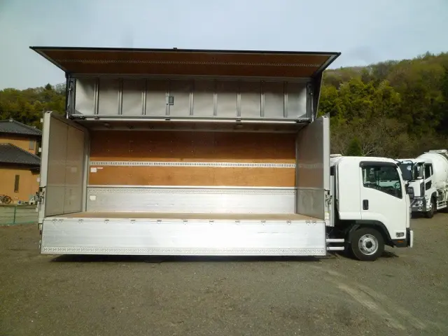 いすゞ フォワード 2RG-FRR90S2(2WD)の写真4