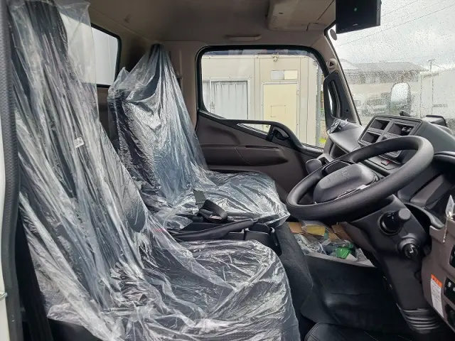 三菱 キャンター 2PG-FEB80(2WD)の写真7