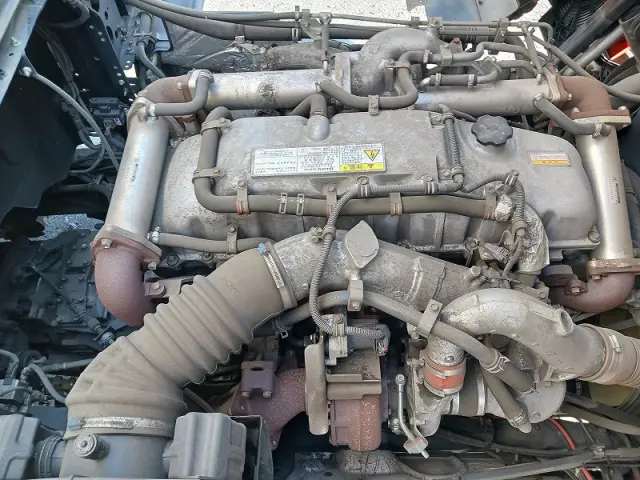 いすゞ ギガ QKG-CYJ77A(8x4)の写真8