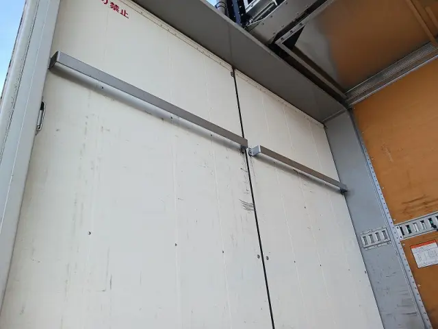 いすゞ ギガ QKG-CYJ77A(8x4)の写真31