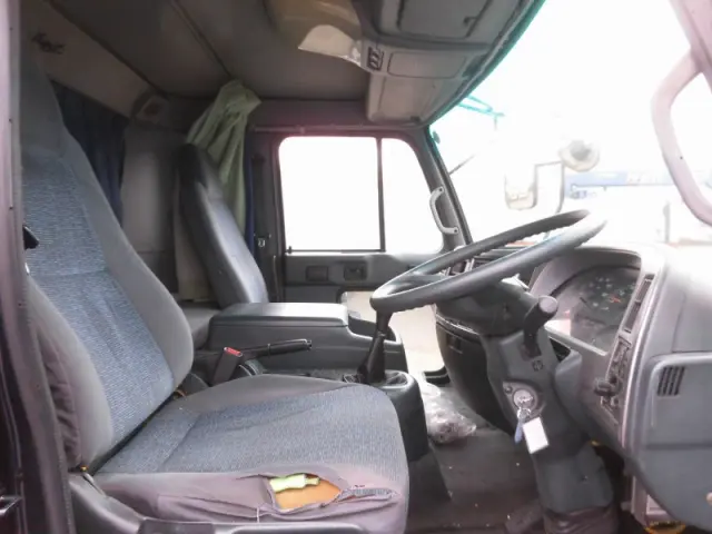 UD コンドル KK-MK25A(2WD)の写真7