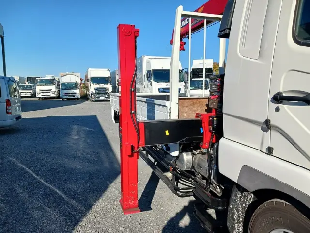 三菱 ファイター 2KG-FK62FZ(2WD)の写真6