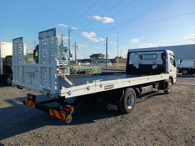 三菱 キャンター 2PG-FEB80(2WD)の写真2
