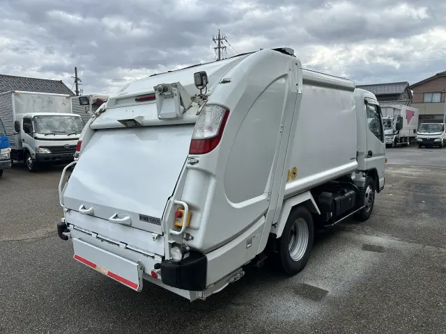三菱 キャンター FEA50(2WD)の写真2