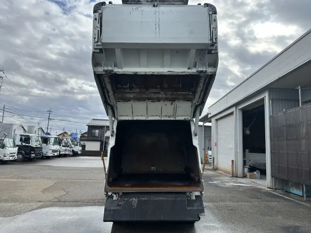 三菱 キャンター FEA50(2WD)の写真7