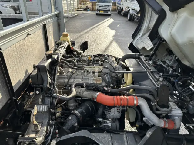 三菱 キャンター FEB50(2WD)の写真10