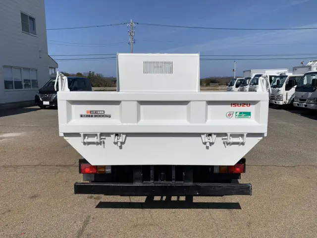 いすゞ エルフ NMR85N(2WD)の写真6