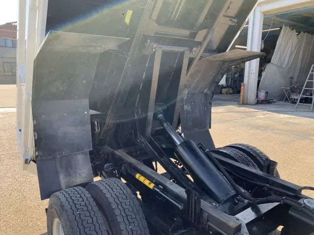 いすゞ エルフ NMR85N(2WD)の写真8