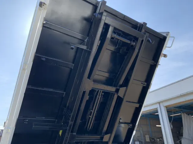 いすゞ エルフ NMR85N(2WD)の写真9