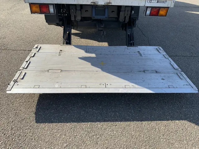 三菱 キャンター TPG-FEB50(2WD)の写真9